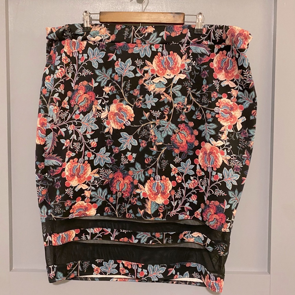 EUC ...Pencil skirt with cute see thru strips